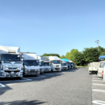 サービスエリアの駐車場